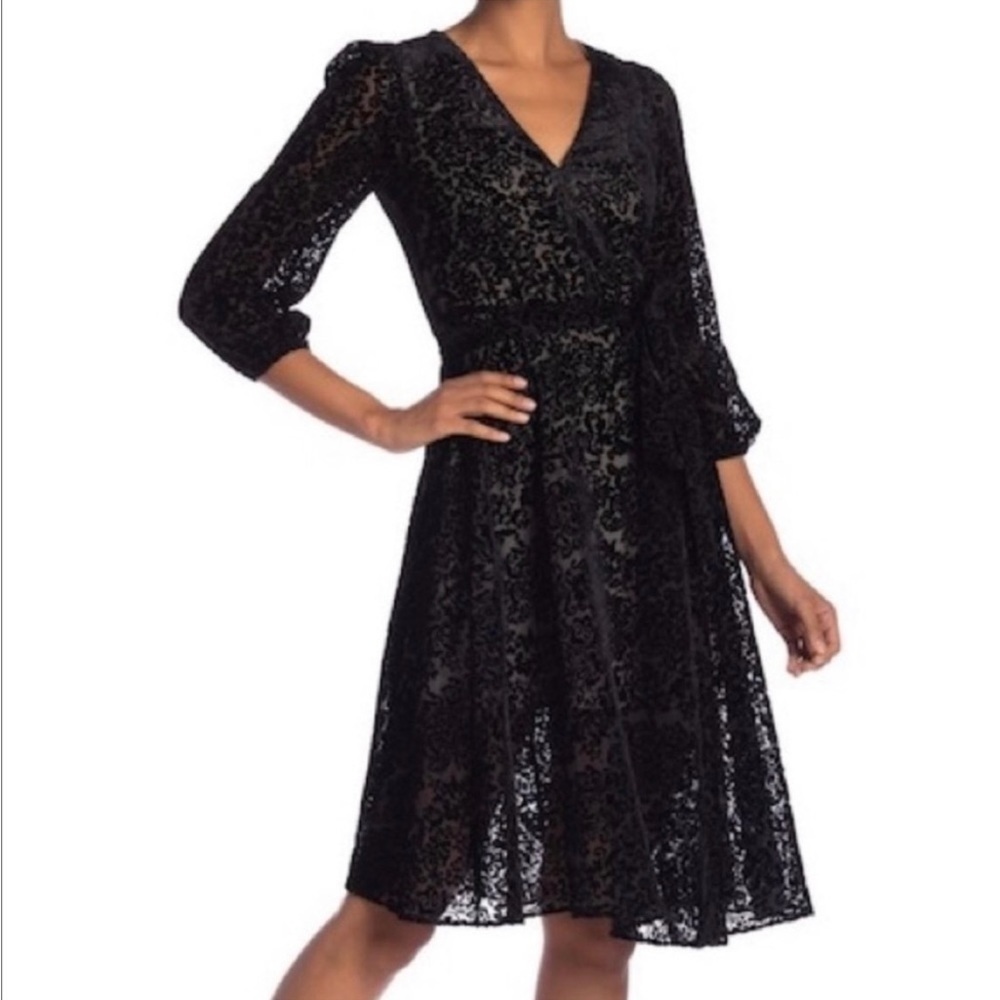 Alice + Olivia Coco Velvet Burnout Dress Black Low V Neckline sz 4